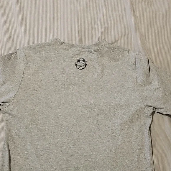 Vineyard Vines Large Gray Tshirt - Picture 2 of 6